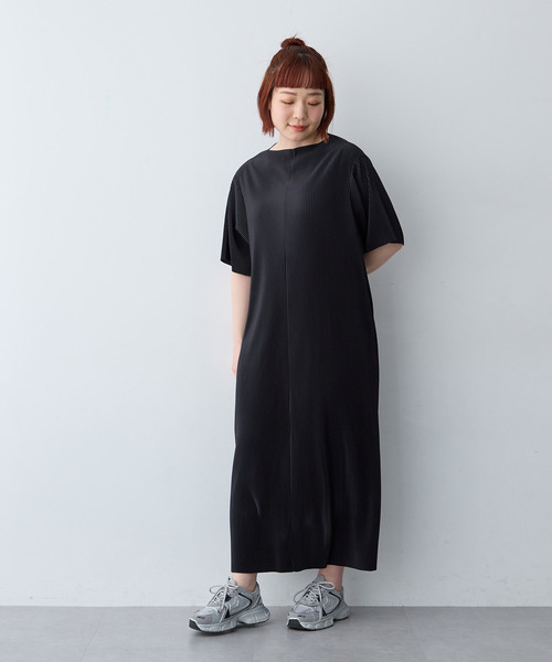 anyfee(エニフィー)の「【anyfee/大きいサイズ】セルフカットプリーツボトルネックワンピース(2026SS)(ワンピース・レディース・ブルー/ブラック/モカ・4L/LL/3L/5L)」の19枚目の写真