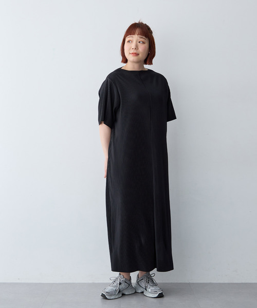 anyfee(エニフィー)の「【anyfee/大きいサイズ】セルフカットプリーツボトルネックワンピース(2026SS)(ワンピース・レディース・ブルー/ブラック/モカ・4L/LL/3L/5L)」の20枚目の写真