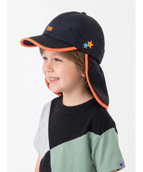 HAKKA KIDS(ハッカキッズ)の「ナイロンタフタメッシュ日よけ付きキャップ(UVカット)(保冷剤入れポケット付き)(キャップ・キッズ・ブルー/ブラック・M/L)」の2枚目の写真