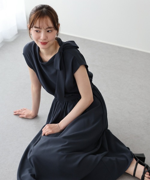 BLUEEAST(ブルーイースト)の「ショルダーリボンフレンチワンピース(ワンピース・レディース・ベージュ/ブルーグレー/ネイビー・MEDIUM)」の20枚目の写真