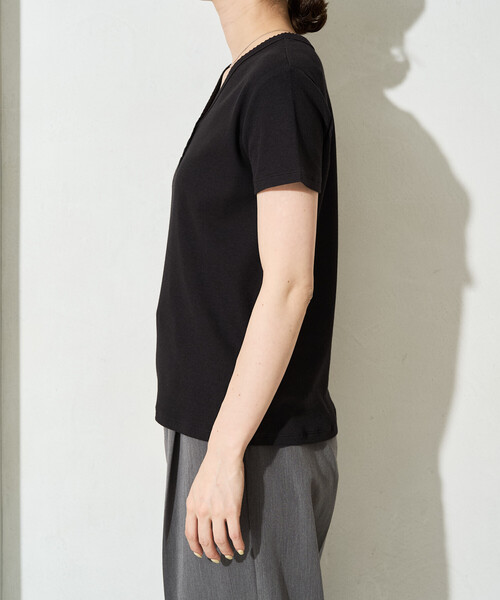 FREAK'S STORE(フリークスストア)の「限定展開 <抗菌防臭・接触冷感>MINT テレコ ピコレース ボタン トップス(Tシャツ/カットソー・レディース・ライトグレー/ナチュラル/ネイビー/オレンジ/モカ/ブラック・フリ-)」の21枚目の写真