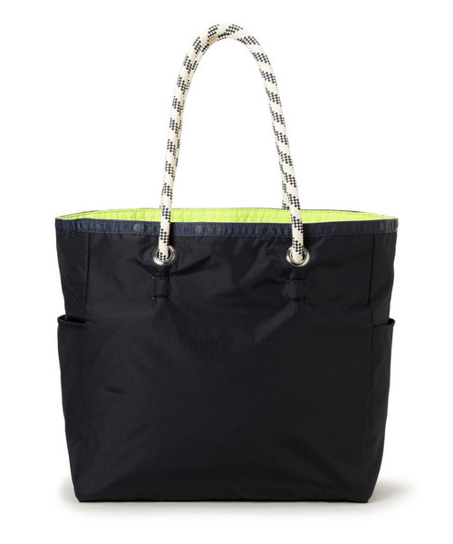 LeSportsac(レスポートサック)の「ML 2 WAY TOTE 2ウェイディープシーブルー/ライム(トートバッグ・レディース・ブラック・FREE)」の8枚目の写真