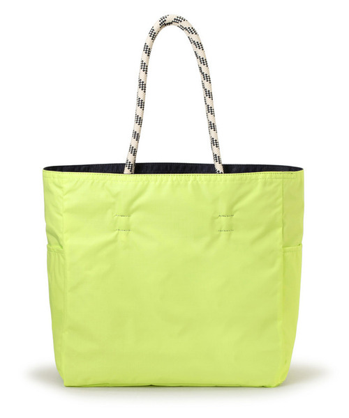 LeSportsac(レスポートサック)の「ML 2 WAY TOTE 2ウェイディープシーブルー/ライム(トートバッグ・レディース・ブラック・FREE)」の10枚目の写真