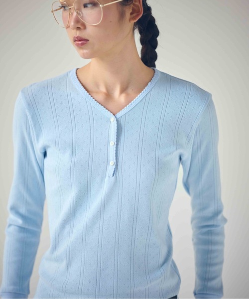 SEA（シー）の「アイレットリブ Vネック ヘンリー L/S TEE（カーディガン/ボレロ・レディース・グレー/ピンク/ホワイト/ブルー・ONE SIZE）」の3枚目の写真