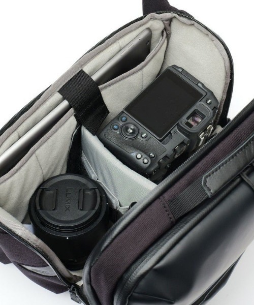AS2OV(アッソブ)の「【AS2OV/アッソブ】 BLEISURE CAMELA BAG / カメラバッグ(ショルダーバッグ・メンズ・ブラック・FREE)」の20枚目の写真