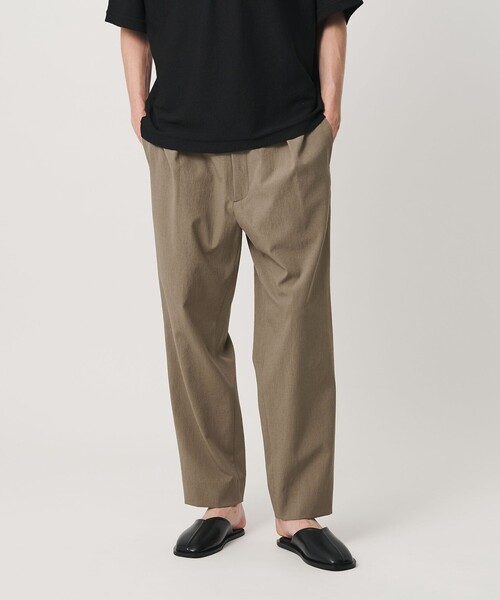 BEAUTY&YOUTH UNITED ARROWS(ビューティーアンドユースユナイテッドアローズ)の「KOMATSU PACK トロピカル 1P テーパード イージー パンツ NO.9 ストレッチ 吸水速乾 UVカット セットアップ対応(その他パンツ・メンズ・ダークグレー/ベージュ/ブラック・S/M/L/XL)」の1枚目の写真