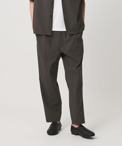BEAUTY&YOUTH UNITED ARROWS(ビューティーアンドユースユナイテッドアローズ)の「KOMATSU PACK トロピカル 1P テーパード イージー パンツ NO.9 ストレッチ 吸水速乾 UVカット セットアップ対応(その他パンツ・メンズ・ダークグレー/ベージュ/ブラック・S/M/L/XL)」の3枚目の写真
