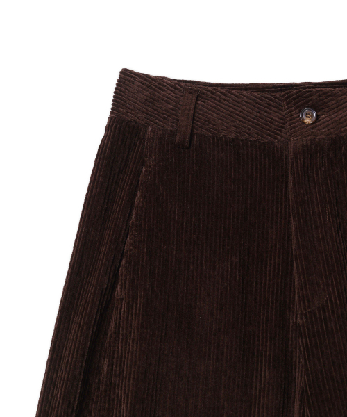 MICHIKO LONDON(ミチコ ロンドン)の「カーブドコーデュロイパンツ ベルベットブラウン(その他パンツ・レディース・その他・MEDIUM/LARGE/SMALL)」の3枚目の写真