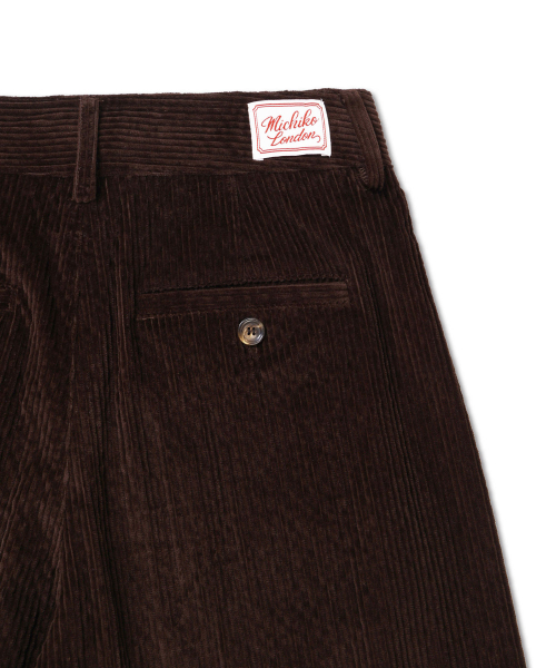 MICHIKO LONDON(ミチコ ロンドン)の「カーブドコーデュロイパンツ ベルベットブラウン(その他パンツ・レディース・その他・MEDIUM/LARGE/SMALL)」の5枚目の写真
