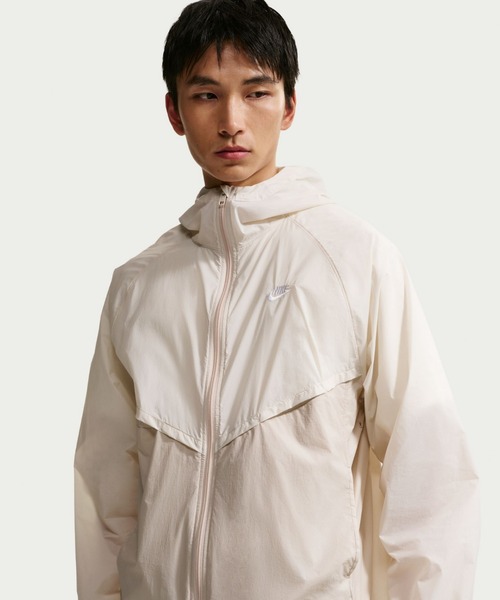NIKE(ナイキ)の「ナイキ ウィンドランナー メンズ アンラインド フルジップ UV ジャケット / Nike Windrunner Men's Unlined Full-Zip UV Jacket IO9628-104 Light Orewood Brown(ナイロンジャケット・メンズ・ブラウン系その他・XL/S/M/L/2XL)」の1枚目の写真