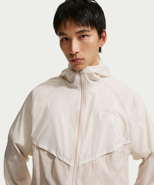 NIKE(ナイキ)の「ナイキ ウィンドランナー メンズ アンラインド フルジップ UV ジャケット / Nike Windrunner Men's Unlined Full-Zip UV Jacket IO9628-104 Light Orewood Brown(ナイロンジャケット・メンズ・ブラウン系その他・XL/S/M/L/2XL)」の6枚目の写真