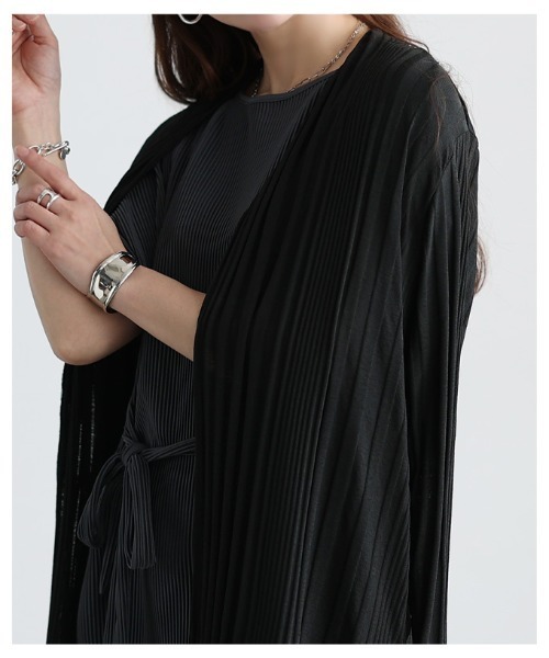 Sawa a la mode(サワアラモード)の「UVカット&DRYエンボスロングカーディガン(カーディガン/ボレロ・レディース・オフホワイト/ブラック/ブルー・FREE)」の22枚目の写真