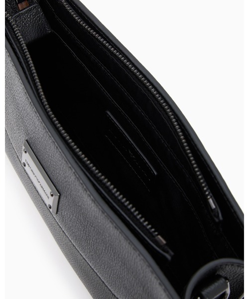 EMPORIO ARMANI(エンポリオアルマーニ)の「【エンポリオ アルマーニ】ショルダーバッグ タンブルレザー(ショルダーバッグ・メンズ・ブラック・FREE)」の5枚目の写真