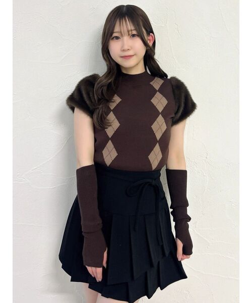 dazzlin(ダズリン)の「イレヘムプリーツミニスカート(スカート・レディース・ブラック/チャコールグレー/ベージュ・MEDIUM/SMALL)」の18枚目の写真