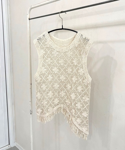 ISOOK(アイスー)の「【ISOOK / アイスー】花柄クロシェアシンメトリーベスト / 透かし編みニット かぎ編み ニットベスト 花柄 フラワーモチーフ アシンメトリー レイヤード 夏ベスト ZOZOTOWN限定(ベスト・レディース・ベージュ・FREE)」の14枚目の写真