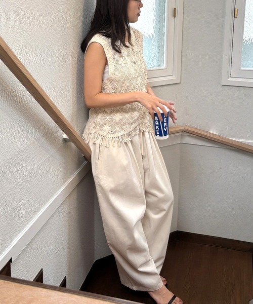 ISOOK(アイスー)の「【ISOOK / アイスー】花柄クロシェアシンメトリーベスト / 透かし編みニット かぎ編み ニットベスト 花柄 フラワーモチーフ アシンメトリー レイヤード 夏ベスト ZOZOTOWN限定(ベスト・レディース・ベージュ・FREE)」の9枚目の写真