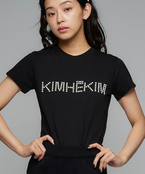 Narcissus(ナルシス)の「【Narcissus / KIMHEKIM WOMAN ( キムヘキム ) 】パールロゴTシャツ 半袖(Tシャツ/カットソー・レディース・ブラック・XS)」の2枚目の写真