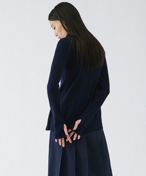 UNFORM（アンフォーム）の「【2026AW Debut】【UNFORM】カシミヤ混ジップリブニット（ニット/セーター・レディース・ネイビー/ブラック/チャコールグレー/アイボリー・FREE）」の15枚目の写真