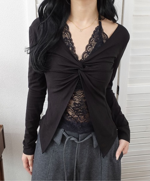 unnu(ユヌ)の「ホルターレースレイヤード ツイストトップス/カップ付き(Tシャツ/カットソー・レディース・ホワイト/グレー/ブラック・F)」の1枚目の写真