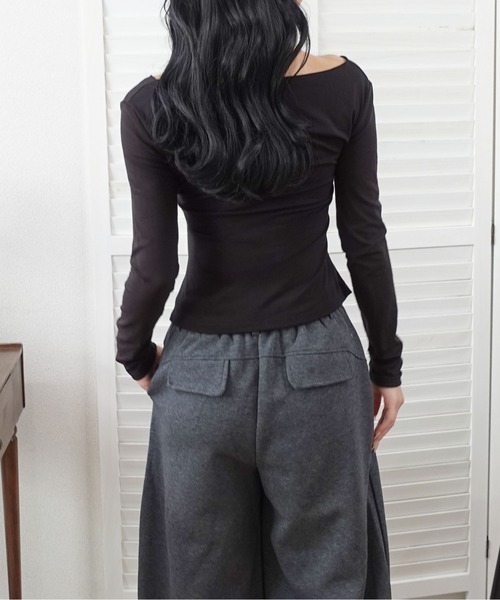 unnu(ユヌ)の「ホルターレースレイヤード ツイストトップス/カップ付き(Tシャツ/カットソー・レディース・ホワイト/グレー/ブラック・F)」の4枚目の写真
