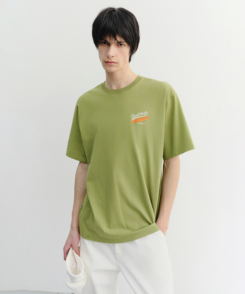 DUNST FOR MEN(ダンストフォーメン)の「SUMMER HOLIDAY SURF BOARD T-SHIRT_UNISEX_UDTS6B133_OLIVE GREEN(Tシャツ/カットソー・メンズ・オリーブ・XX-LARGE/X-SMALL/SMALL/MEDIUM/LARGE/X-LARGE)」の1枚目の写真