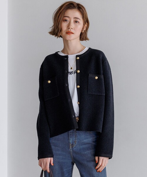 23区 L(ニジュウサンクオオキイサイズ)の「ミニブークレ ニット ジャケット(ノーカラージャケット・レディース・ブラック系/アイボリー系・46/44)」の1枚目の写真
