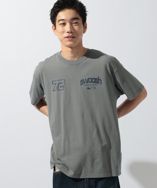 NIKE(ナイキ)の「【NIKE(ナイキ)】スポーツウェア(Tシャツ/カットソー・メンズ・グレー/オフホワイト・MEDIUM/LARGE)」の2枚目の写真