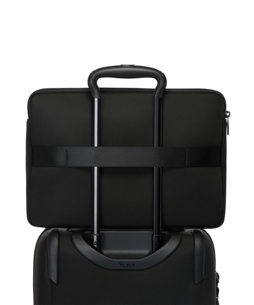 TUMI(トゥミ)の「TUMI ALPHA(アルファ) ラージ・15インチ・ラップトップ・スリーブ(A4/PC15インチまで対応)(PC・タブレットケース・メンズ・ブラック・FREE)」の4枚目の写真