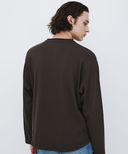 UNITED TOKYO(ユナイテッドトウキョウ)の「【幻のコットン】SEA ISLAND COTTON THERMAL HENRY LSTEE |ヘンリー/高級コットン/ヨレ防止/シワ防止/洗える/耐久性/長年着用可能(Tシャツ/カットソー・メンズ・グレイッシュベージュ/ブラック/ダークグレー/オフホワイト・1/2)」の17枚目の写真