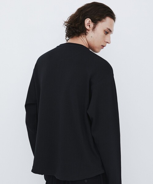 UNITED TOKYO(ユナイテッドトウキョウ)の「【幻のコットン】SEA ISLAND COTTON THERMAL HENRY LSTEE |ヘンリー/高級コットン/ヨレ防止/シワ防止/洗える/耐久性/長年着用可能(Tシャツ/カットソー・メンズ・グレイッシュベージュ/ブラック/ダークグレー/オフホワイト・1/2)」の22枚目の写真