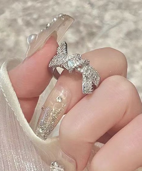 DiamondHearts(ダイヤモンドハーツ)の「ノット リボン パヴェリング(リング・レディース・シルバー・FREE)」の3枚目の写真