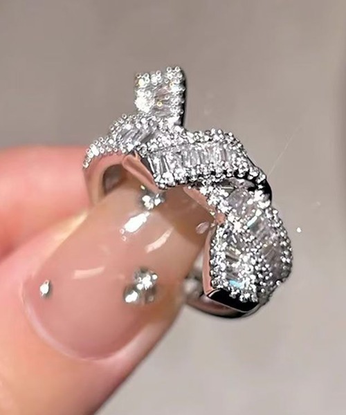DiamondHearts(ダイヤモンドハーツ)の「ノット リボン パヴェリング(リング・レディース・シルバー・FREE)」の6枚目の写真