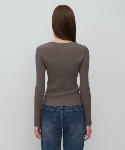 MUSINSA STANDARD WOMAN（ムシンサスタンダードウーマン）の「ウィメンズリブスリムヘンリーネックニット[トープ]（ニット/セーター・レディース・その他・SMALL/MEDIUM/LARGE/X-SMALL）」の4枚目の写真