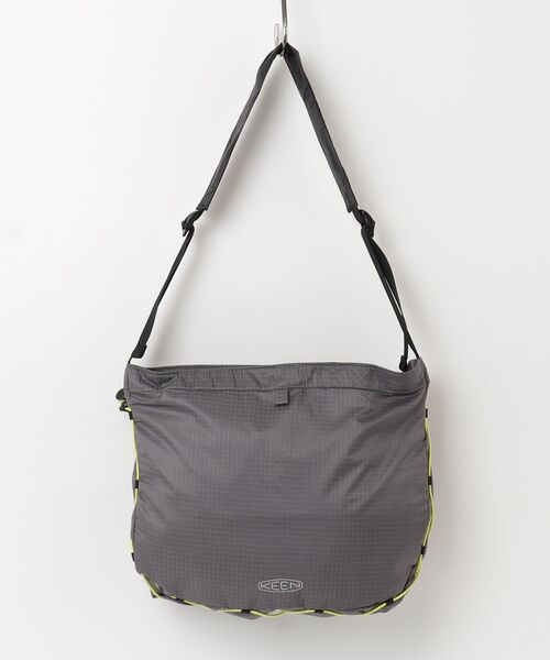 KEEN(キーン)の「NYLON BUNGEE SHOULDER / ナイロン バンジー ショルダー(ショルダーバッグ・レディース・グレー・OS)」の2枚目の写真