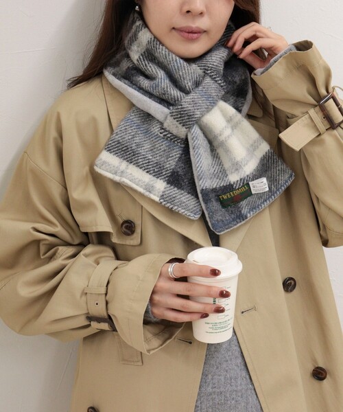 fredy emue(フレディエミュ)の「【TWEEDMILL/ツイードミル】別注カラーウール×フリースリバーマフラー(ストール/ショール・レディース・ホワイト系その他/グレー系その他/ブラック系その他/レッド系その他/ブルー系その他・FREE)」の3枚目の写真