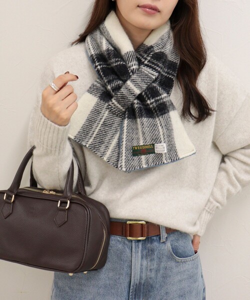 fredy emue(フレディエミュ)の「【TWEEDMILL/ツイードミル】別注カラーウール×フリースリバーマフラー(ストール/ショール・レディース・ホワイト系その他/グレー系その他/ブラック系その他/レッド系その他/ブルー系その他・FREE)」の4枚目の写真