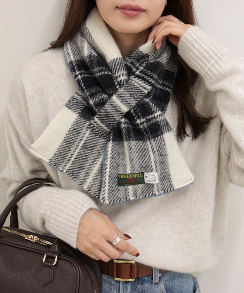 fredy emue(フレディエミュ)の「【TWEEDMILL/ツイードミル】別注カラーウール×フリースリバーマフラー(ストール/ショール・レディース・ホワイト系その他/グレー系その他/ブラック系その他/レッド系その他/ブルー系その他・FREE)」の12枚目の写真