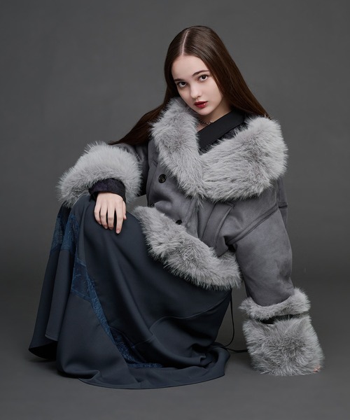 Ellno de Mavie(エルノデメヴィ)の「ベルトソデショートフェイクムートンコート(ムートンコート・レディース・グレー/ブラック・FREE)」の21枚目の写真