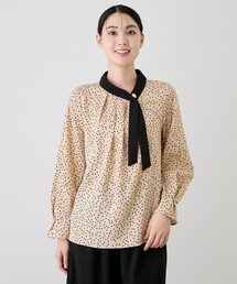 アシメナロータイブラウス