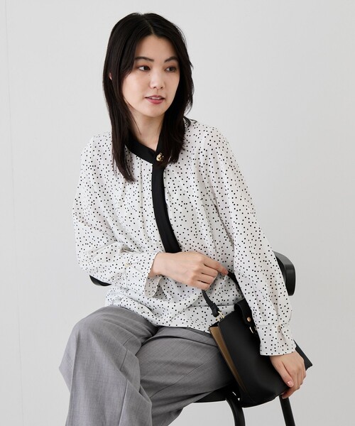 Jayro(ジャイロ)の「アシメナロータイブラウス(シャツ/ブラウス・レディース・ベージュ系その他/ネイビー/ホワイト系その他4/ブルー系その他2/ホワイト系その他2・M)」の2枚目の写真