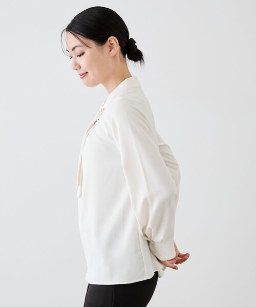 Jayro(ジャイロ)の「アシメナロータイブラウス(シャツ/ブラウス・レディース・ベージュ系その他/ネイビー/ホワイト系その他4/ブルー系その他2/ホワイト系その他2・M)」の17枚目の写真