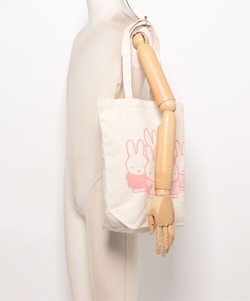 Miffy( ミッフィー)の「【 Miffy / ミッフィー 】カラフルトートバッグ WNI(トートバッグ・レディース・ライトピンク/ネイビー/ナチュラル/ライトブルー・FREE)」の9枚目の写真