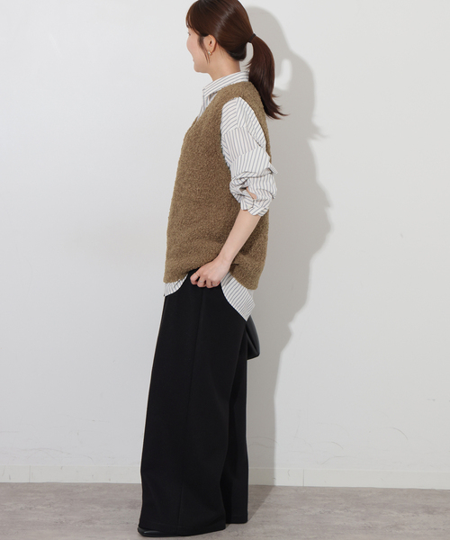 JOURNAL STANDARD relume(ジャーナルスタンダード レリューム)の「Vネックニットボアベスト(ベスト・レディース・ブラック/キャメル・FREE)」の4枚目の写真