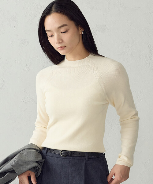 COMME CA ISM(コムサイズム)の「マシンウォッシャブル ハイネックニット(ニット/セーター・レディース・ネイビー/チャコール/グリーン/ホワイト・M/L)」の2枚目の写真