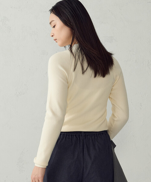COMME CA ISM(コムサイズム)の「マシンウォッシャブル ハイネックニット(ニット/セーター・レディース・ネイビー/チャコール/グリーン/ホワイト・M/L)」の15枚目の写真
