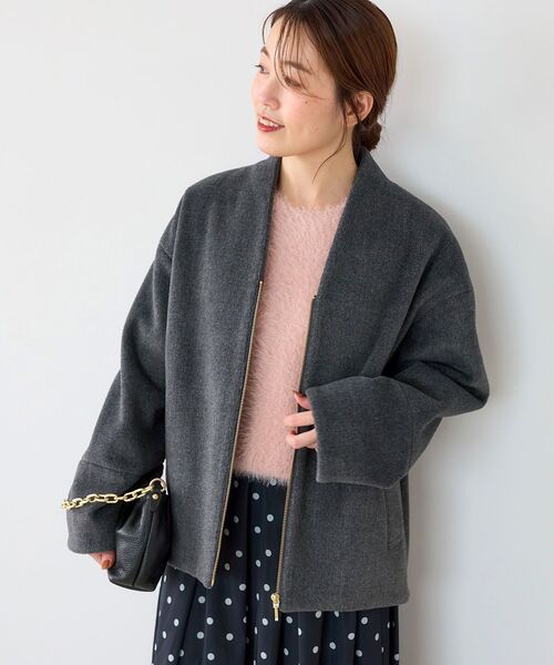 le.coeur blanc(ルクールブラン)の「ノーカラージップミドルコート(ノーカラーコート・レディース・チャコールグレー/ライトグレー/サックスブルー・38)」の1枚目の写真