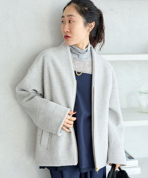 le.coeur blanc(ルクールブラン)の「ノーカラージップミドルコート(ノーカラーコート・レディース・チャコールグレー/ライトグレー/サックスブルー・38)」の9枚目の写真