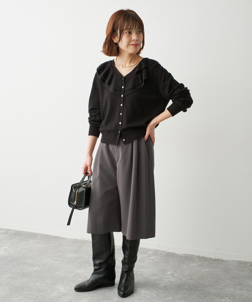 Spick & Span(スピックアンドスパン)の「フリルディティールカーディガン(カーディガン/ボレロ・レディース・ブラック/チャコールグレー・FREE)」の8枚目の写真