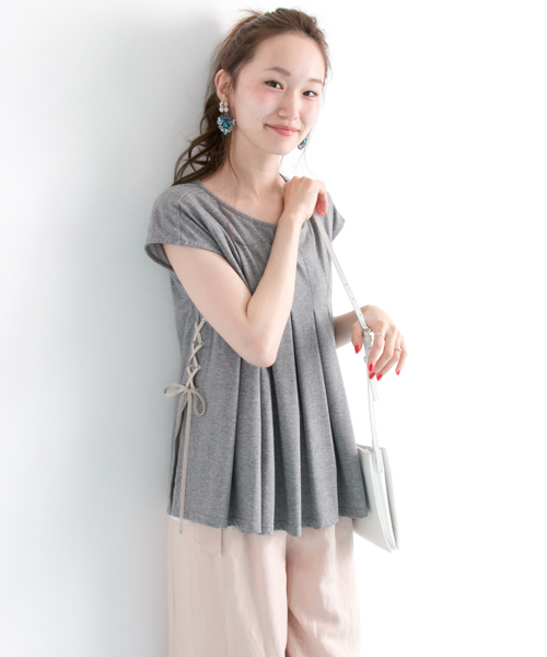 URBAN RESEARCH（アーバンリサーチ）の「UR レースアップTシャツ（Tシャツ/カットソー・レディース・トップグレー/グリーン/ブラック・FREE）」の3枚目の写真