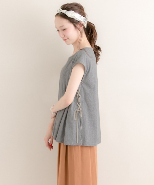 URBAN RESEARCH（アーバンリサーチ）の「UR レースアップTシャツ（Tシャツ/カットソー・レディース・トップグレー/グリーン/ブラック・FREE）」の18枚目の写真